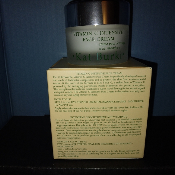 Skin Care Bundle (Set of 6 Full Size Products) - Picture 4 of 7